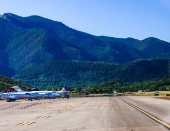 view_of_aspen_airport